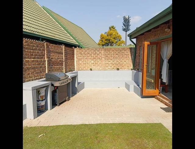 4 BEDROOM TOWNHOUSE FOR SALE IN GLEN MARAIS